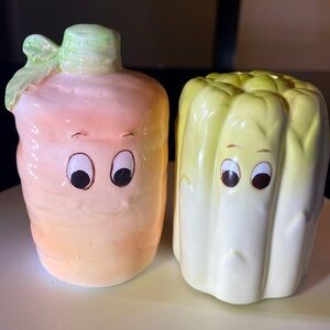 Vintage 1992 Anthropomorphic Salt & Pepper Shakers Carrot and Asparagus, Enesco